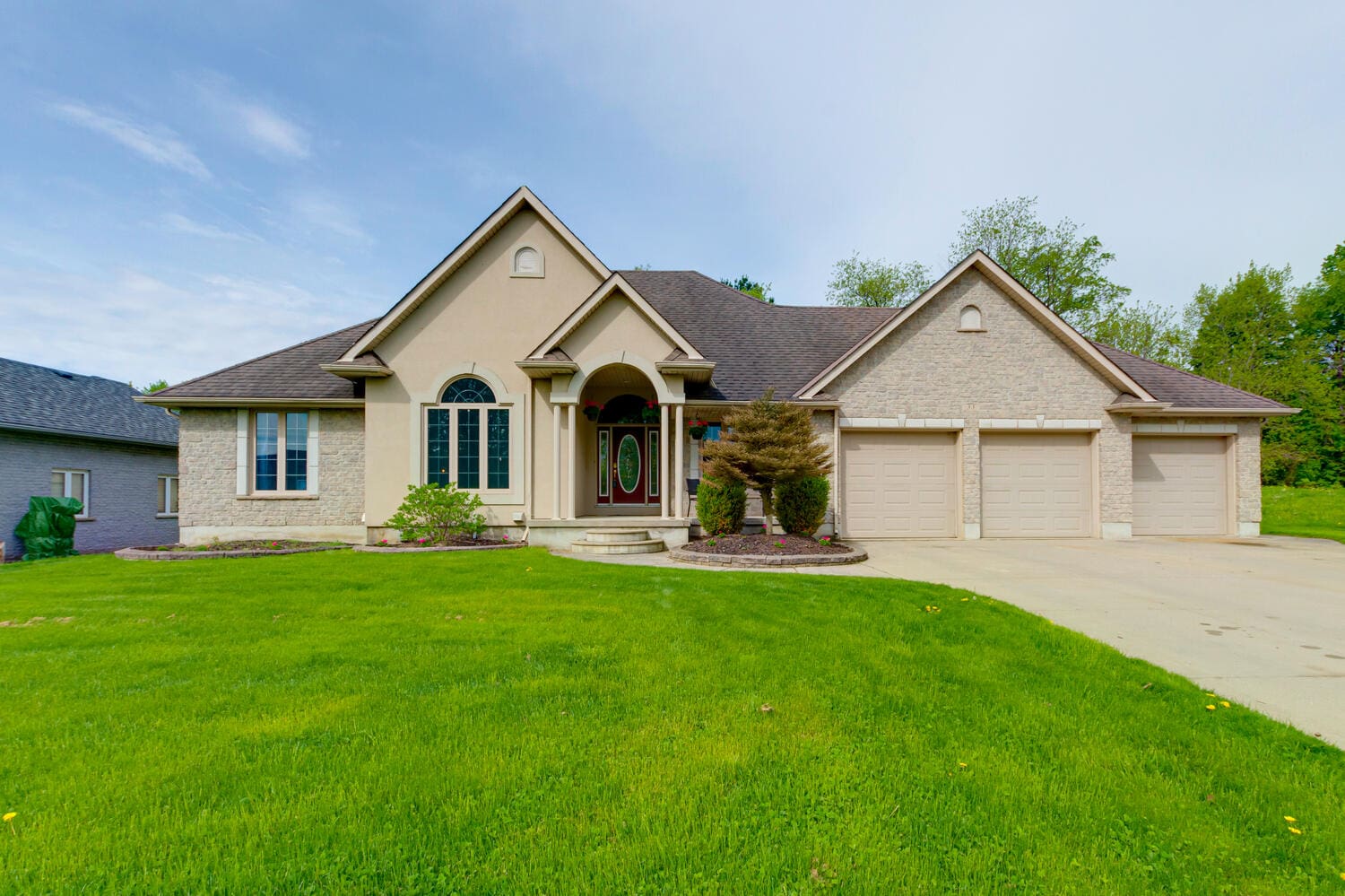 33 Melvin Drive Nadeau + Reid Real Estate Team